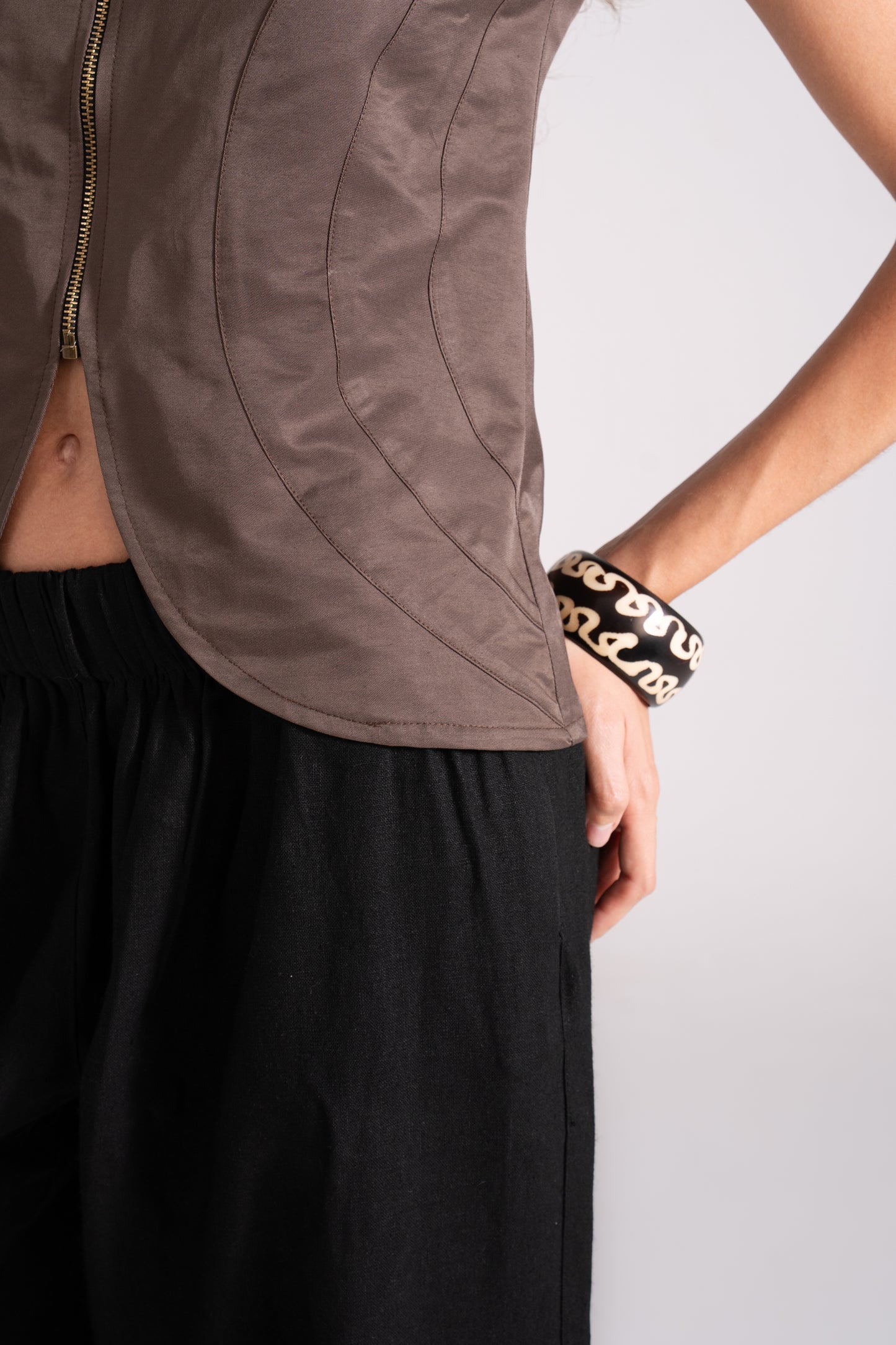 Curved Fitted top